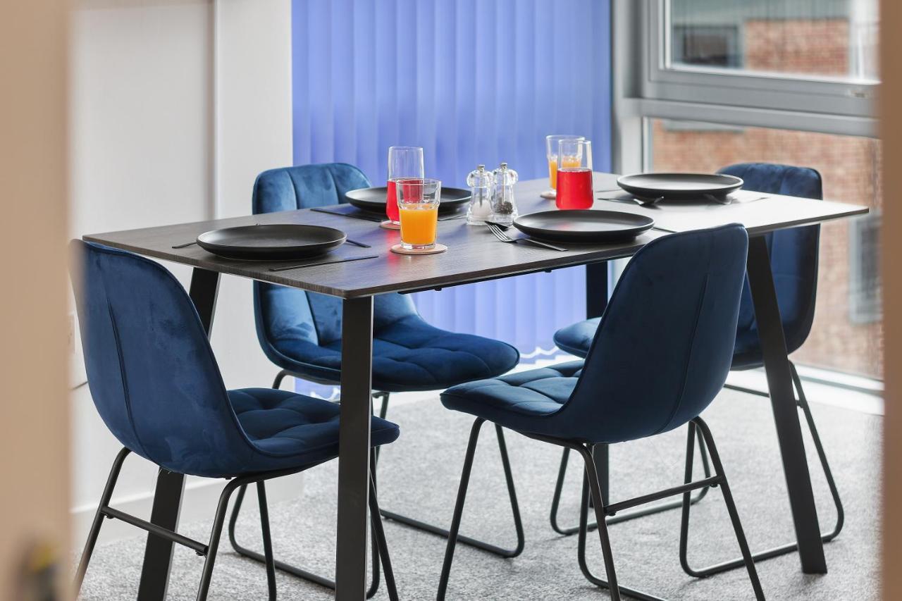 Apartment Away From - Contractors & Leisure *